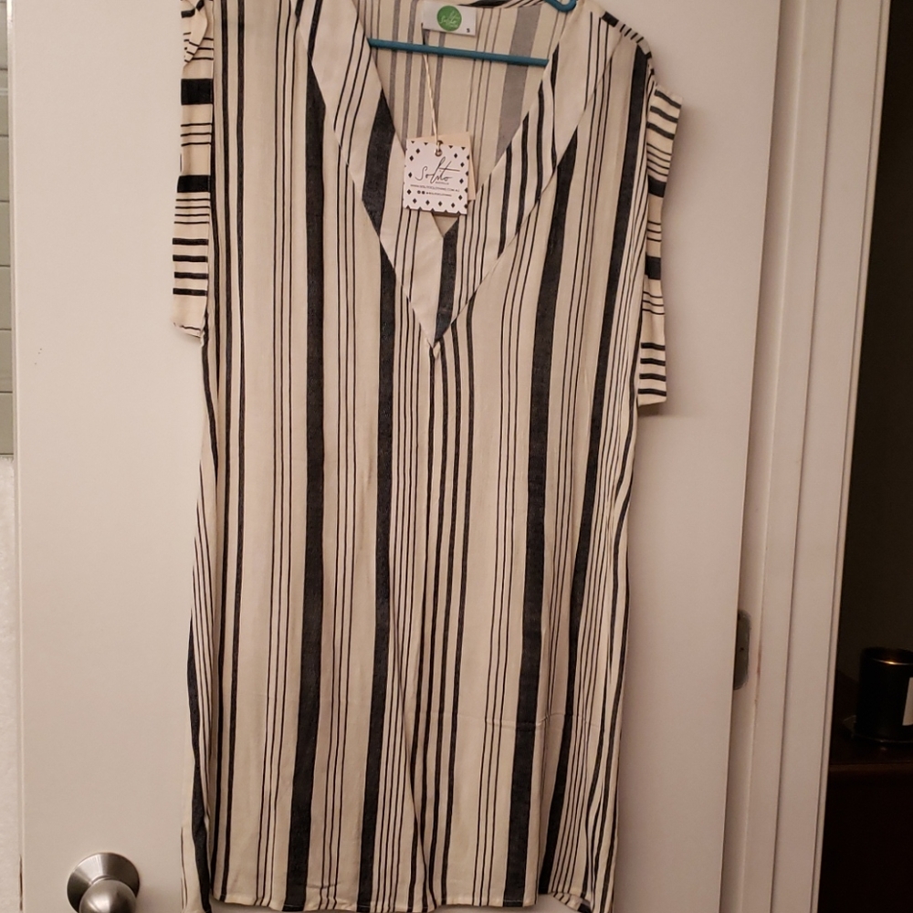 [NWT] V-neck Swim Coverup